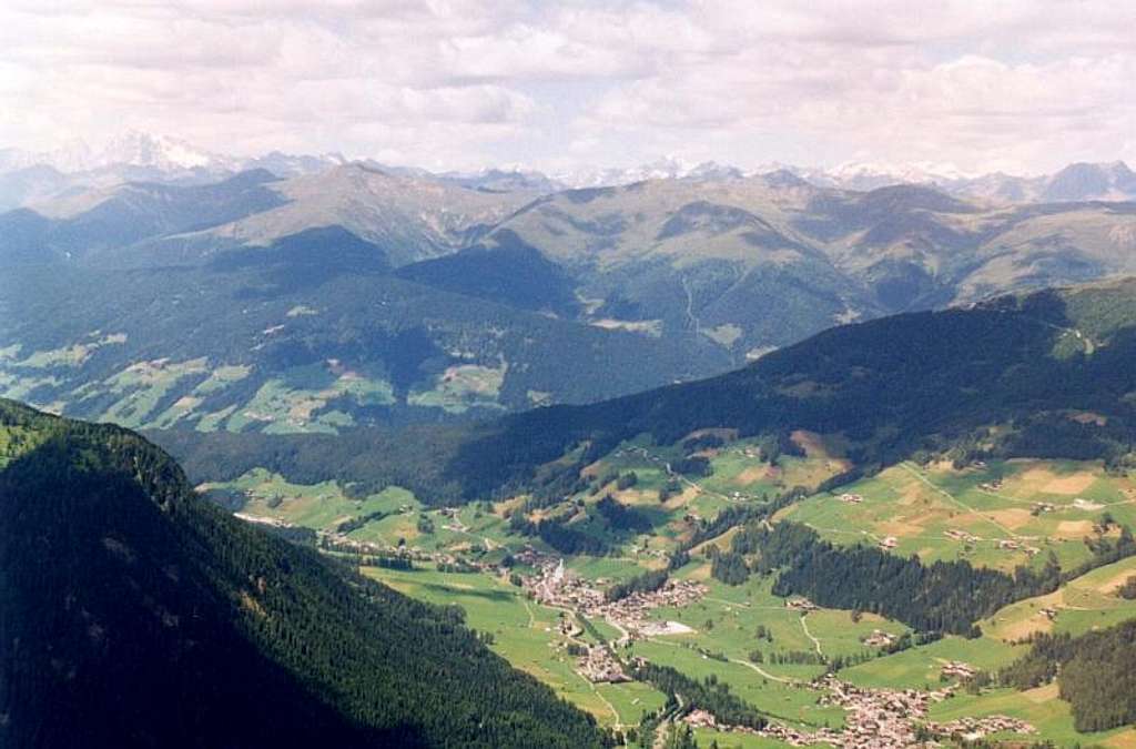 View from Croda Rossa to Hohe Tauern