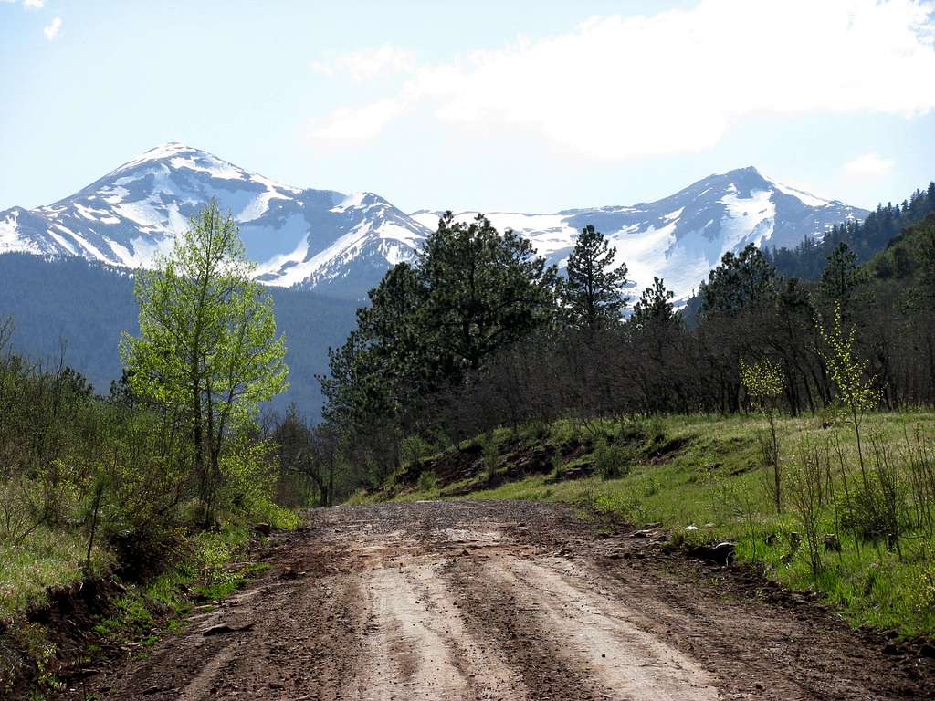 Mariquita Peak and Mount Maxwell - road to Purgatoire Campsite