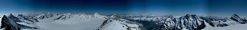 Summit panorama Fiescherhorn