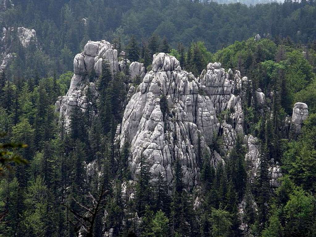 Pyramid rock formation