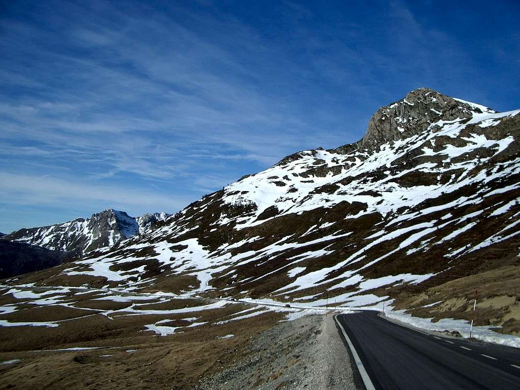 The road to the Col de la Pierre St.Martin