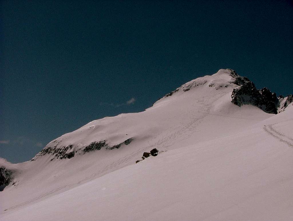 Pico de Aneto from the glacier.