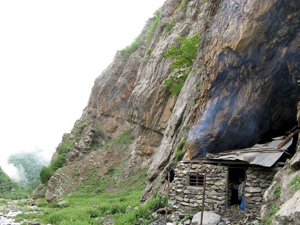 Small hut at the end of Daryasar plain