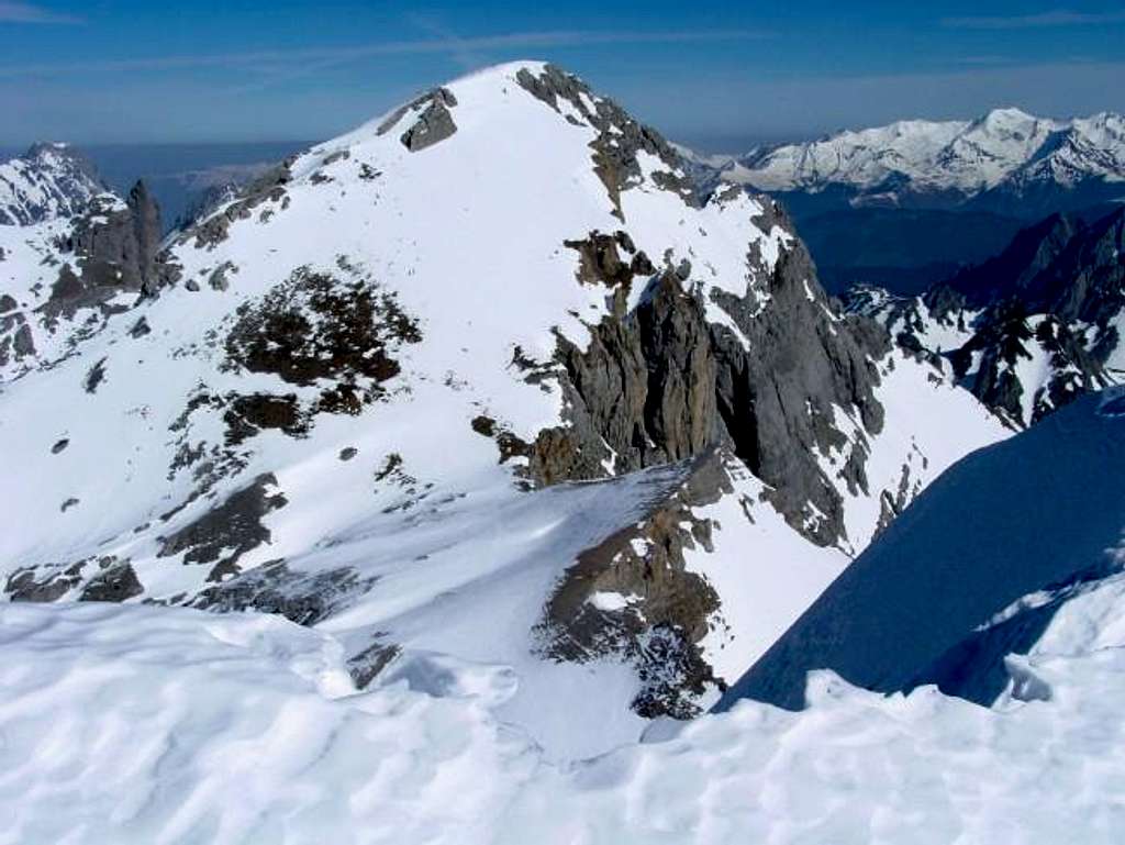 The peak of Acherito (2362m)...