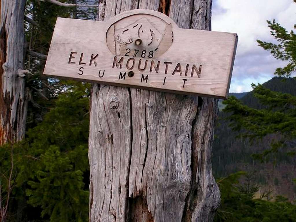 The new summit sign on Elk...