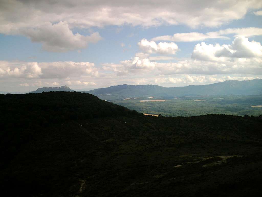 Toloño/Kantabria mountains from San Cristobal summit (Izki)