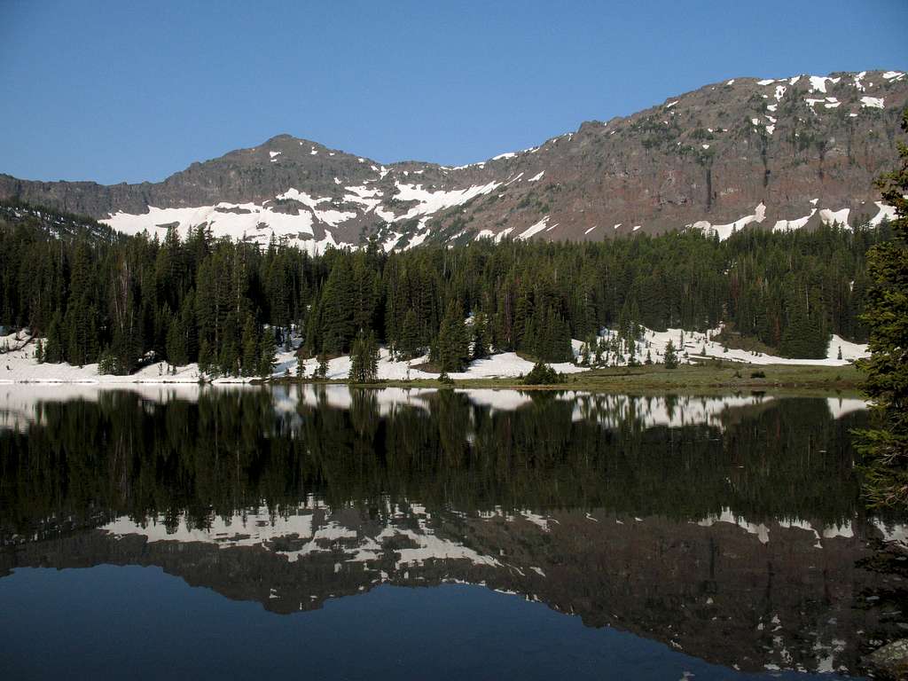 Overlook Mountain and Emerald Lake