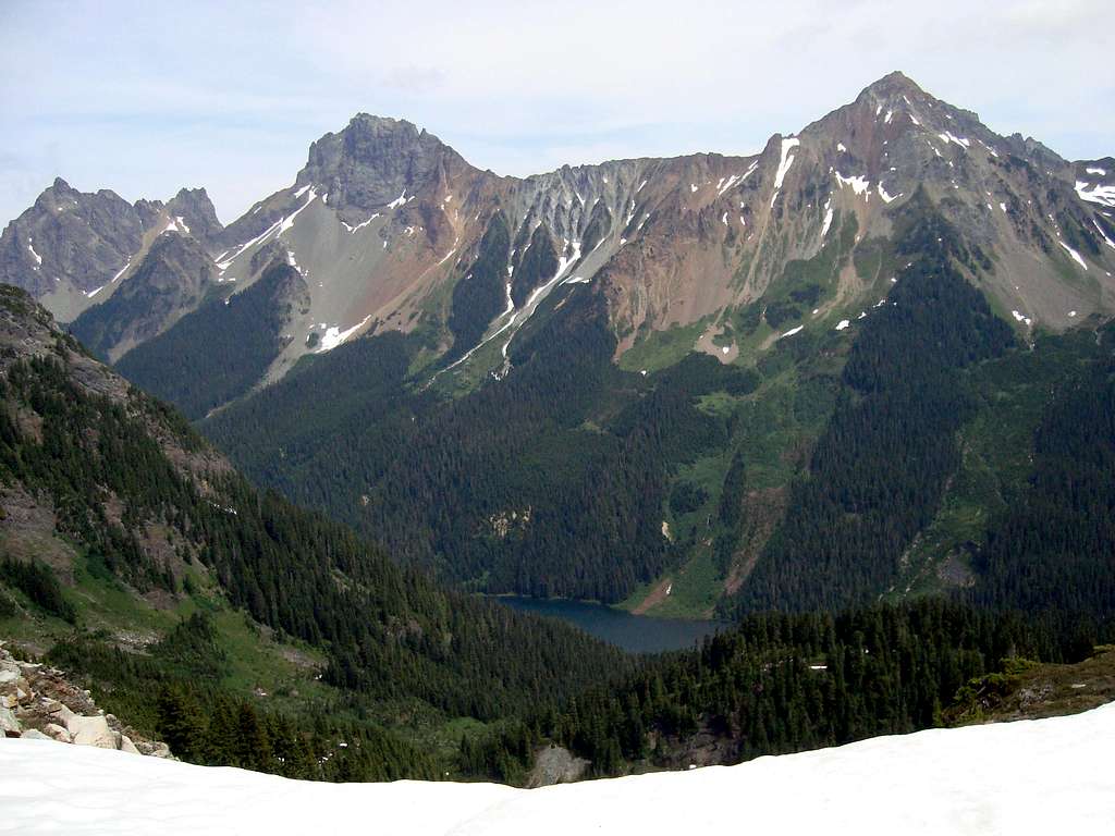 Border Peaks and Tomyhoi Lake