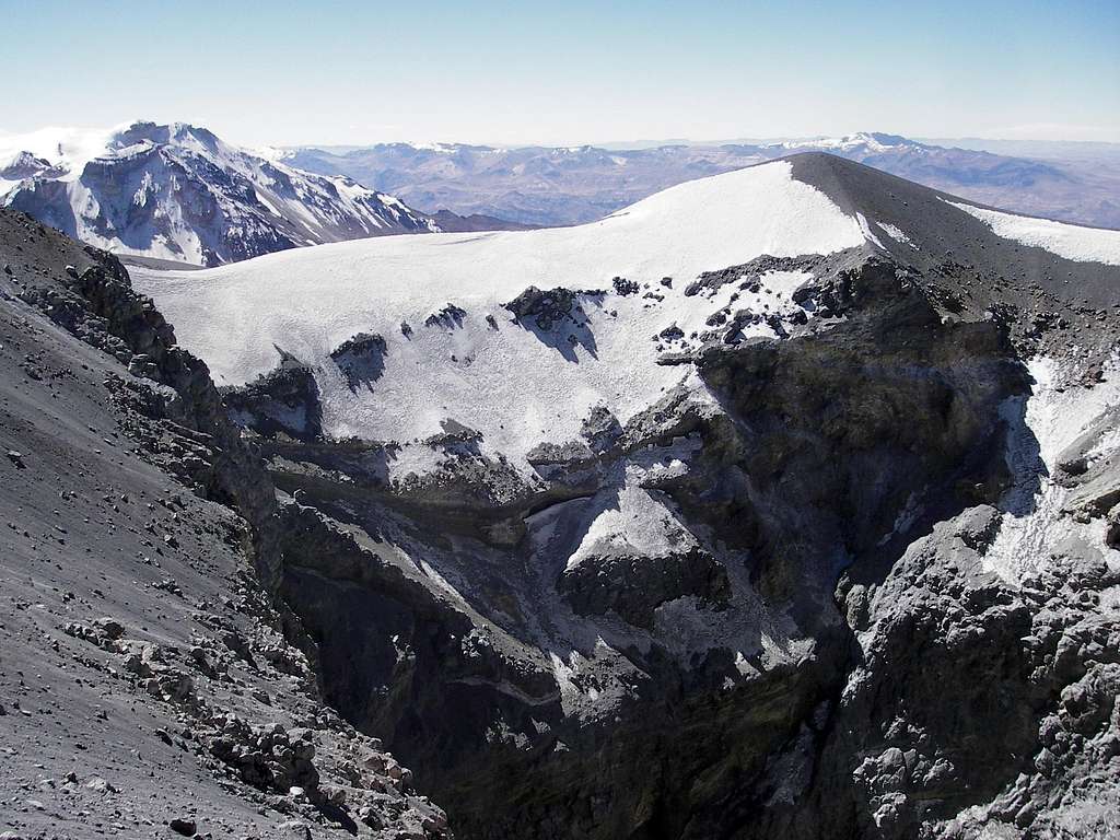 Hualca Hualca, False Summit on Sabanca and the Crater