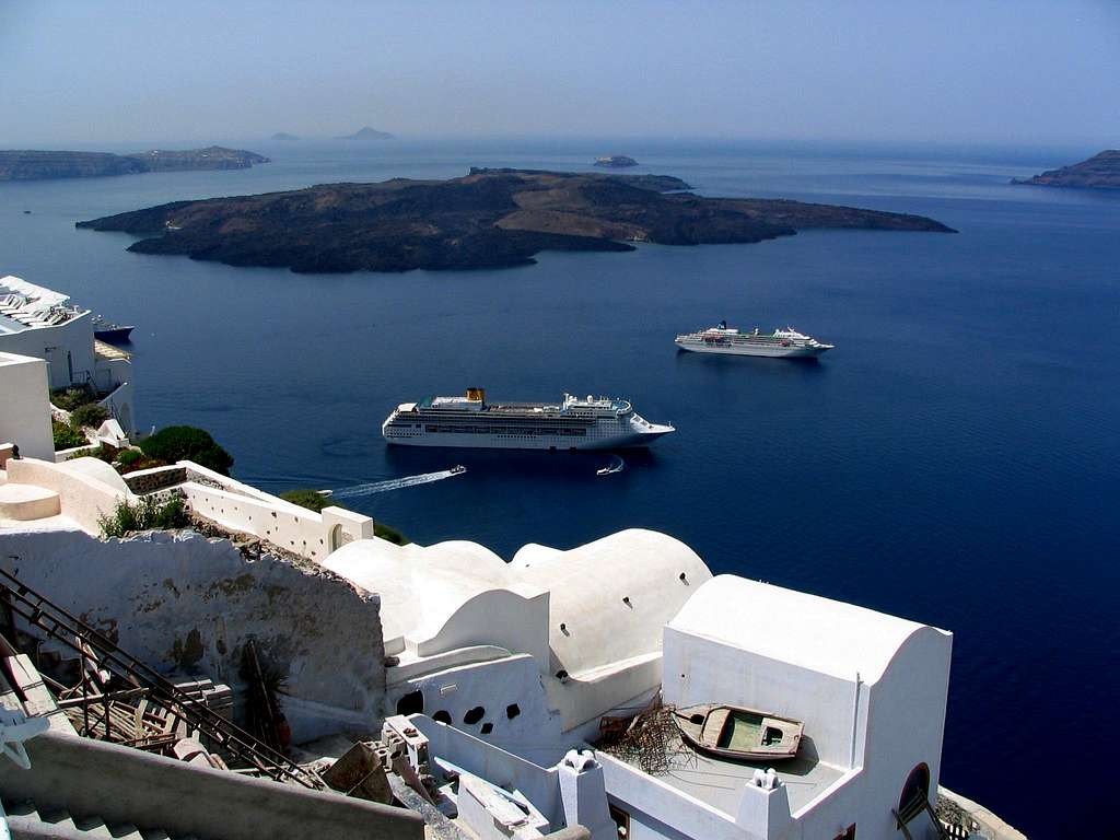 A beautiful afternoon in Santorini