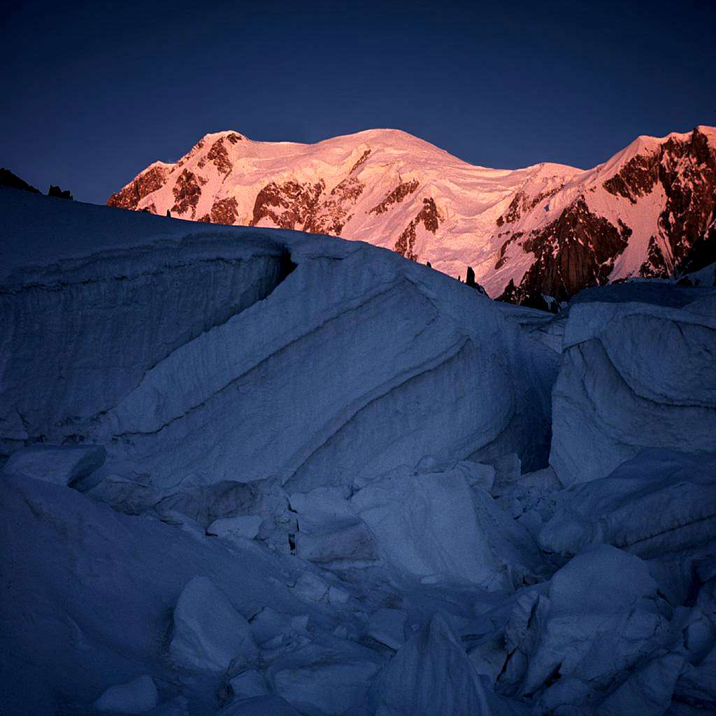 sunrise from glacier du Geant