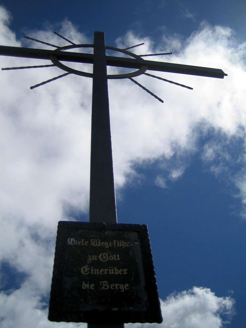 Summit cross of Vorderer Tajakopf