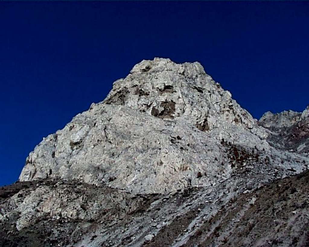 Quelesh Rock - View from below