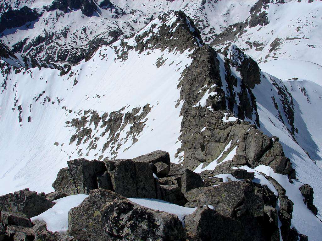 Point 2,902, in the south ridge of Turets