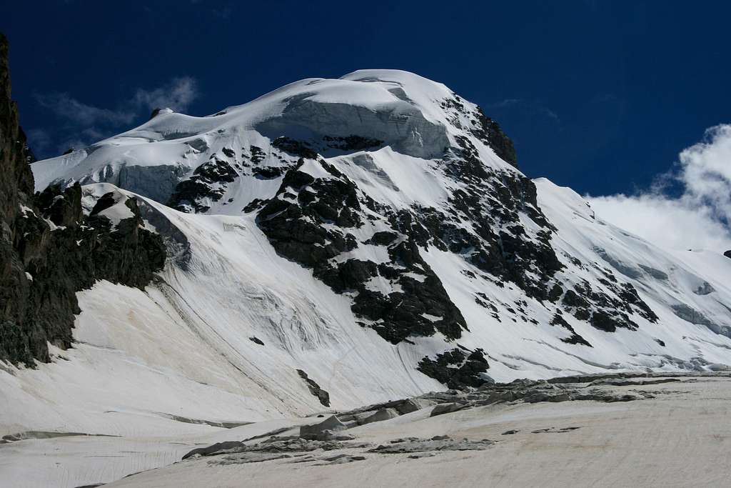 Pik Profsoyuzov from the Akhsu Left Glacier