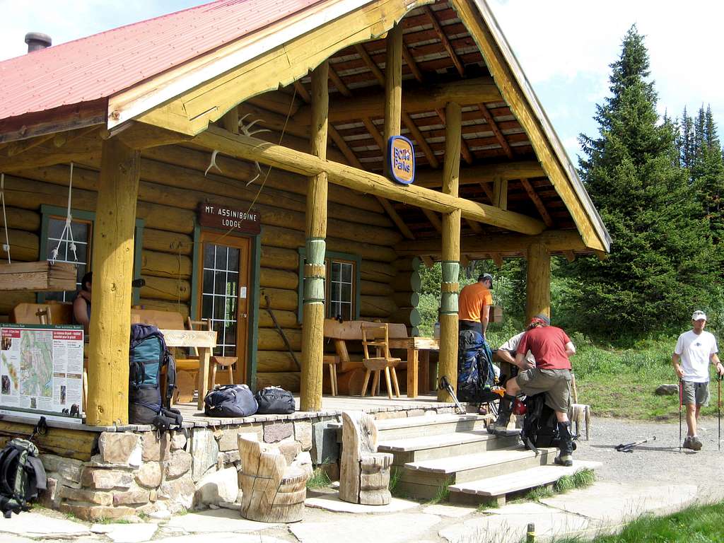 Mount Assiniboine Lodge