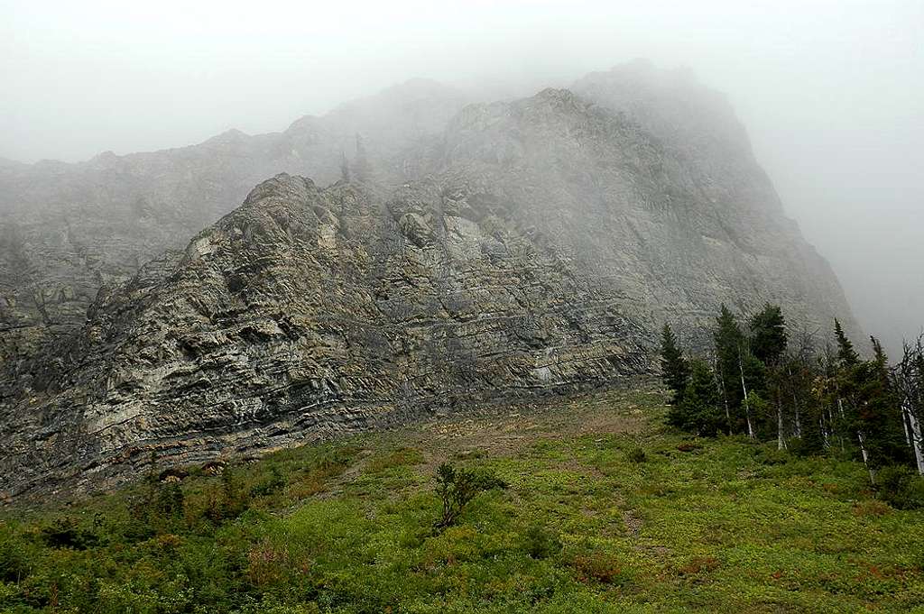 Hiking to the Rowe Lakes