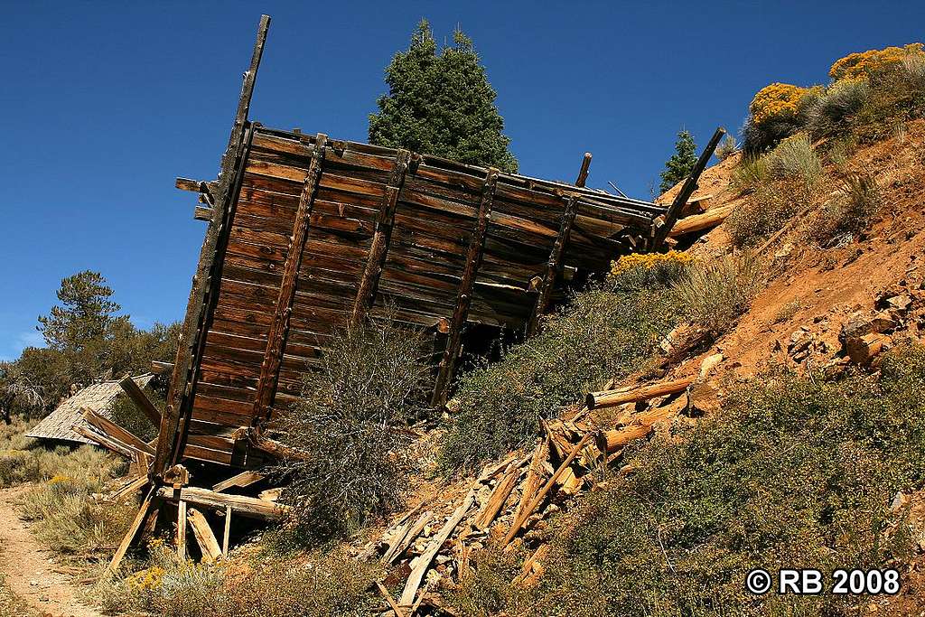 Collapsed structure in Sprucemont, Nevada