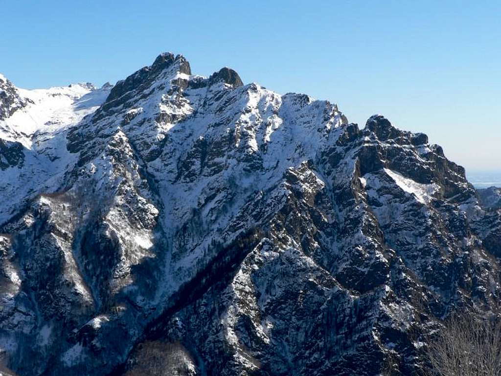 Mount Pedum in winter