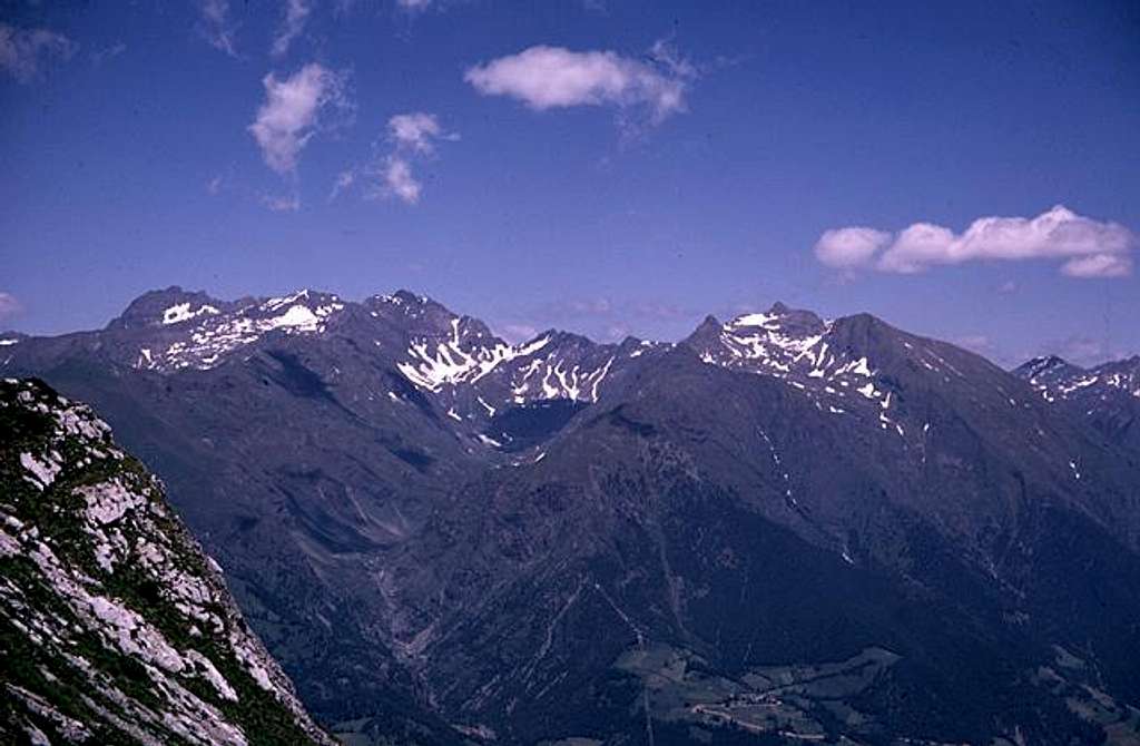 a glance to the Orobic Alps...