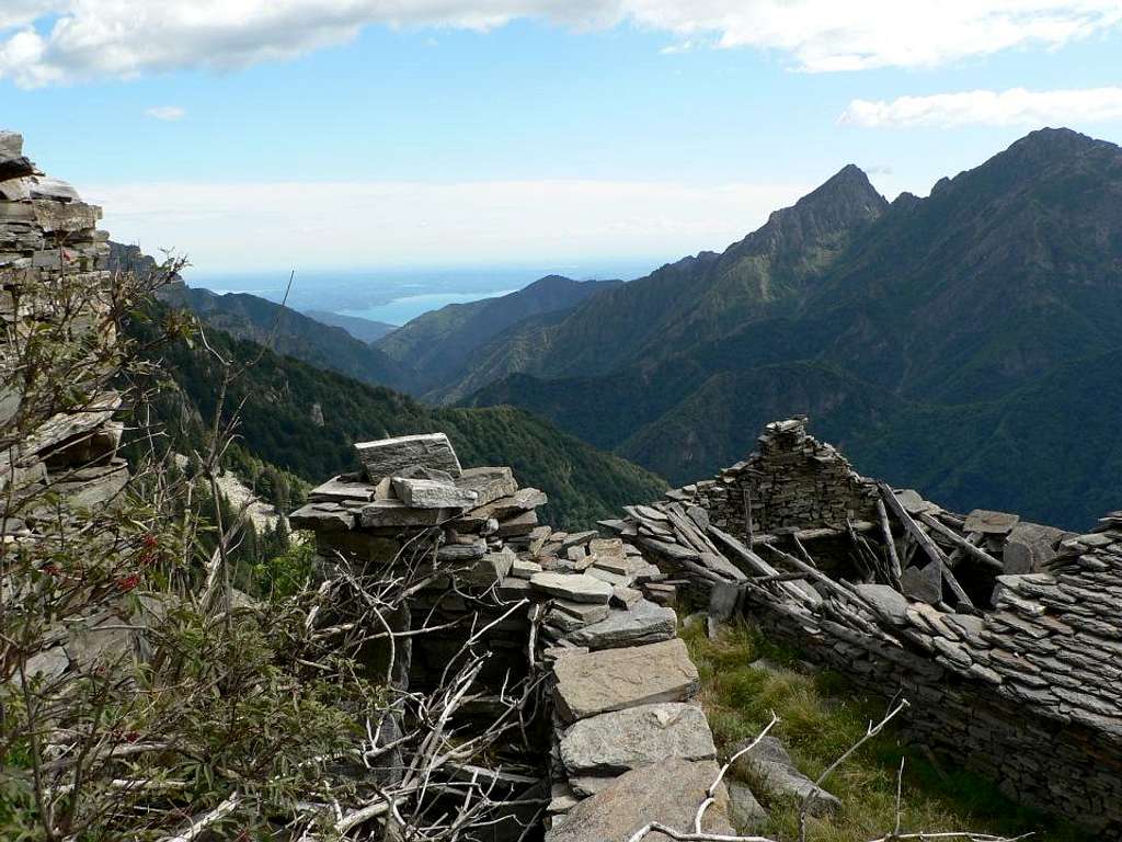 ruines of Alpe Cortino