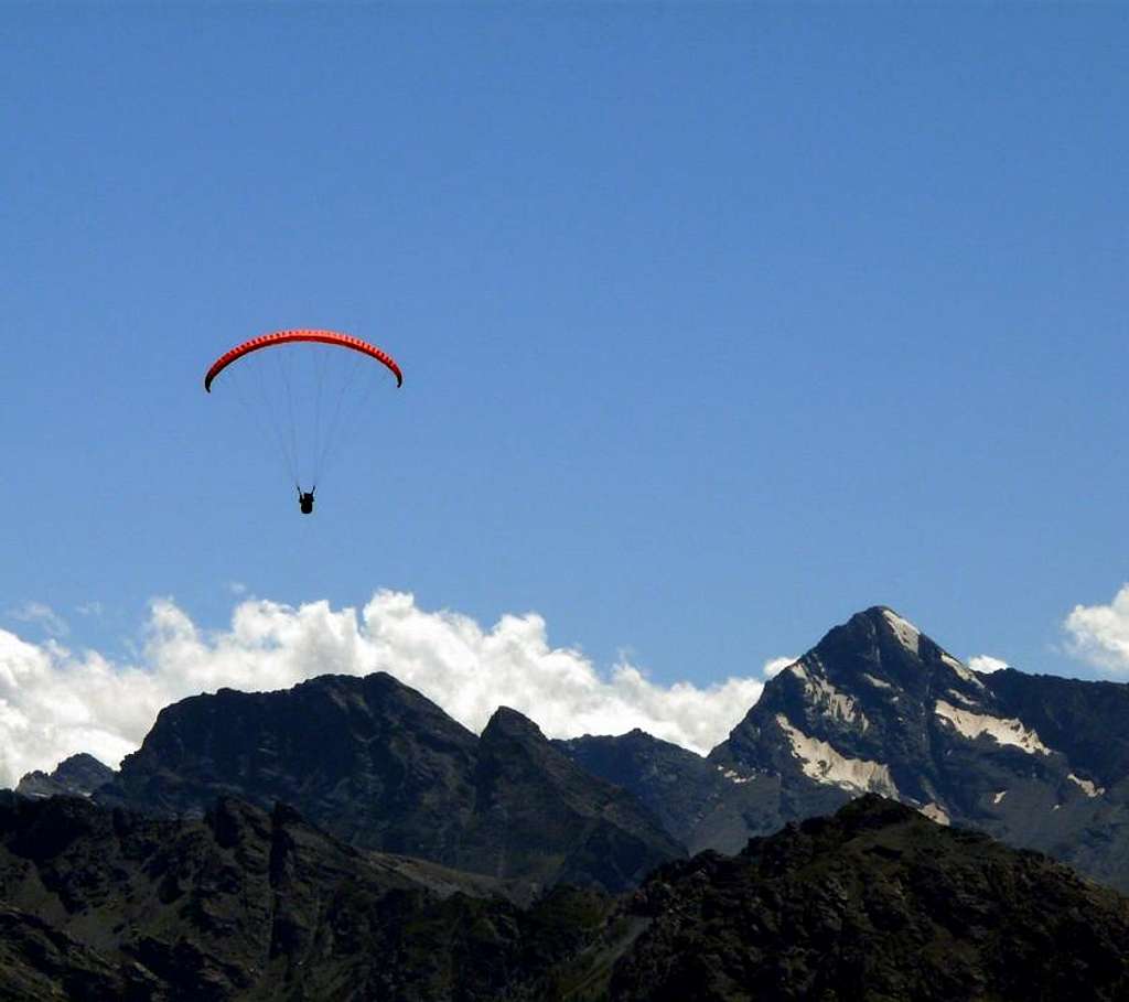 Paraglider in Aosta Valley