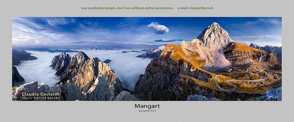 Mangart, mare di nubi