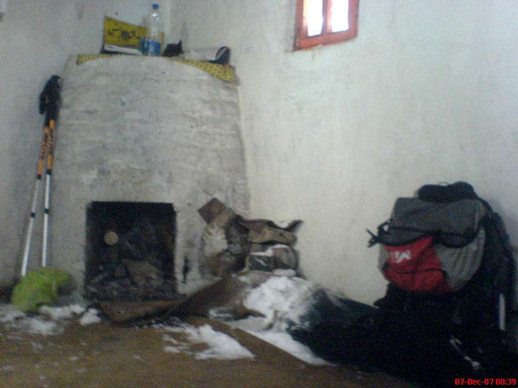 inside darabad Hut