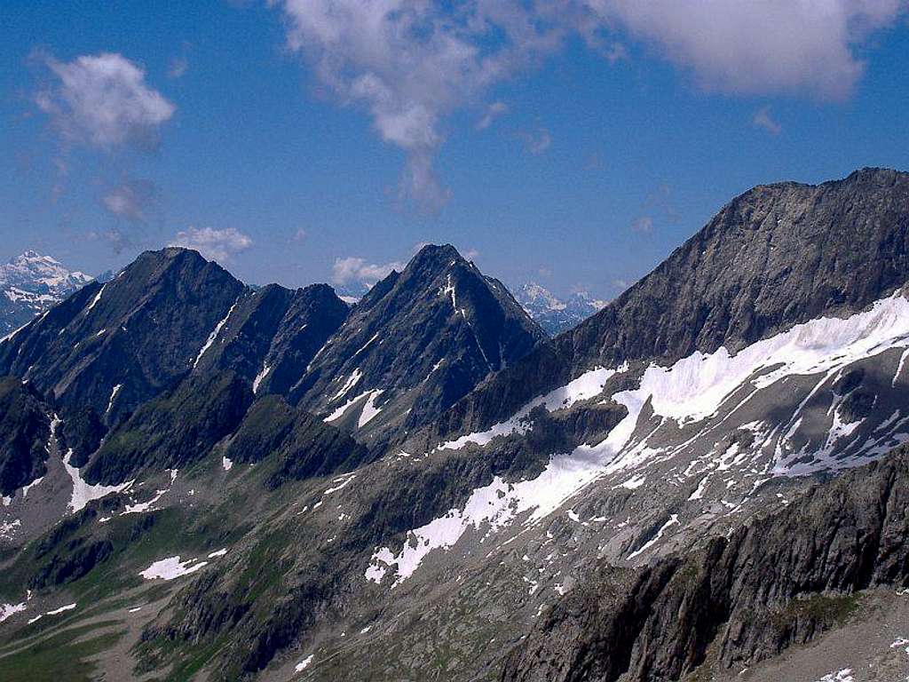 Behind the pass you can see even Mont Blanc