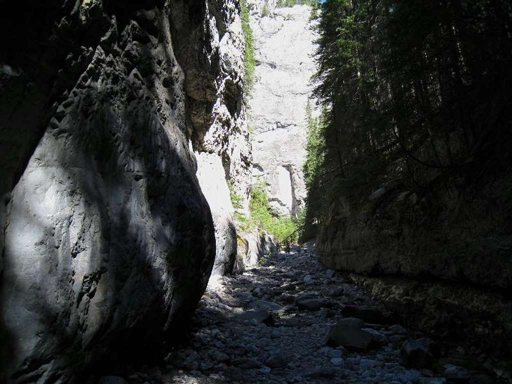 Grotto gorge
