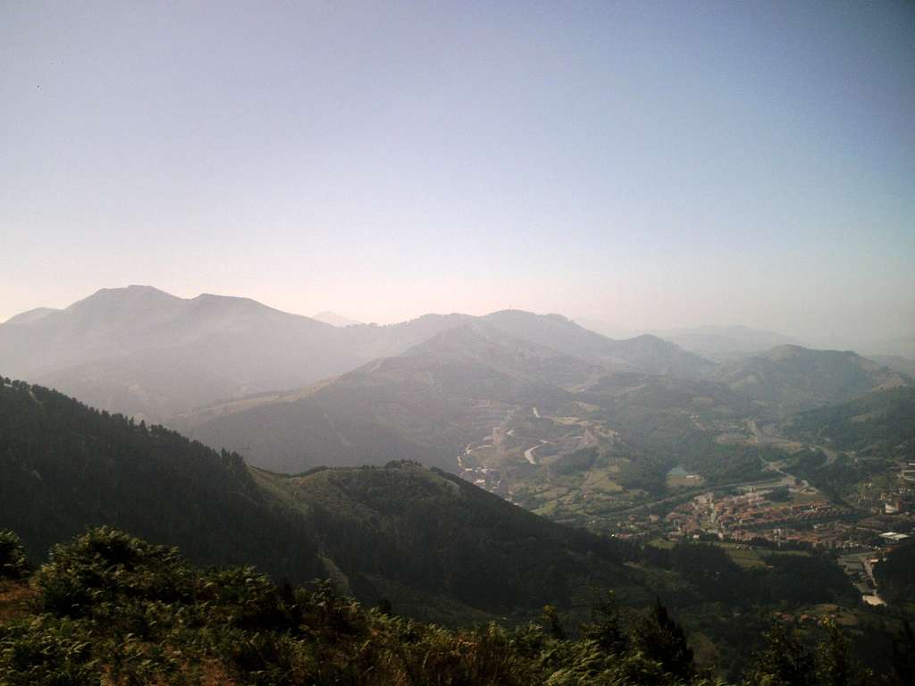 Ganekogorta's massif from Upo's summit