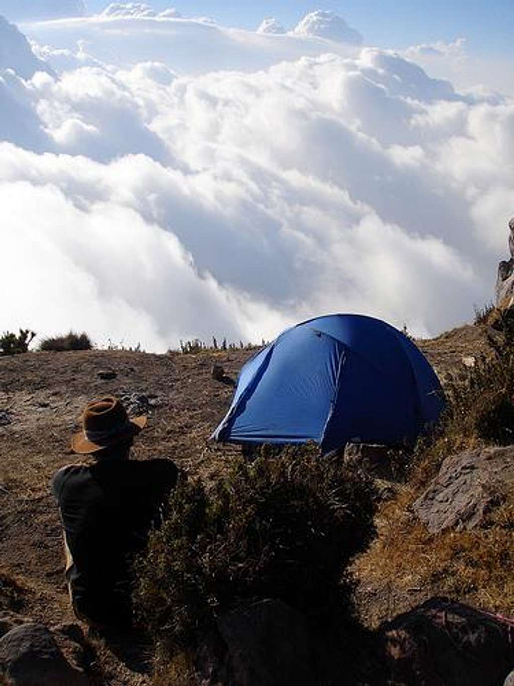 Bo Camping atop Santa María