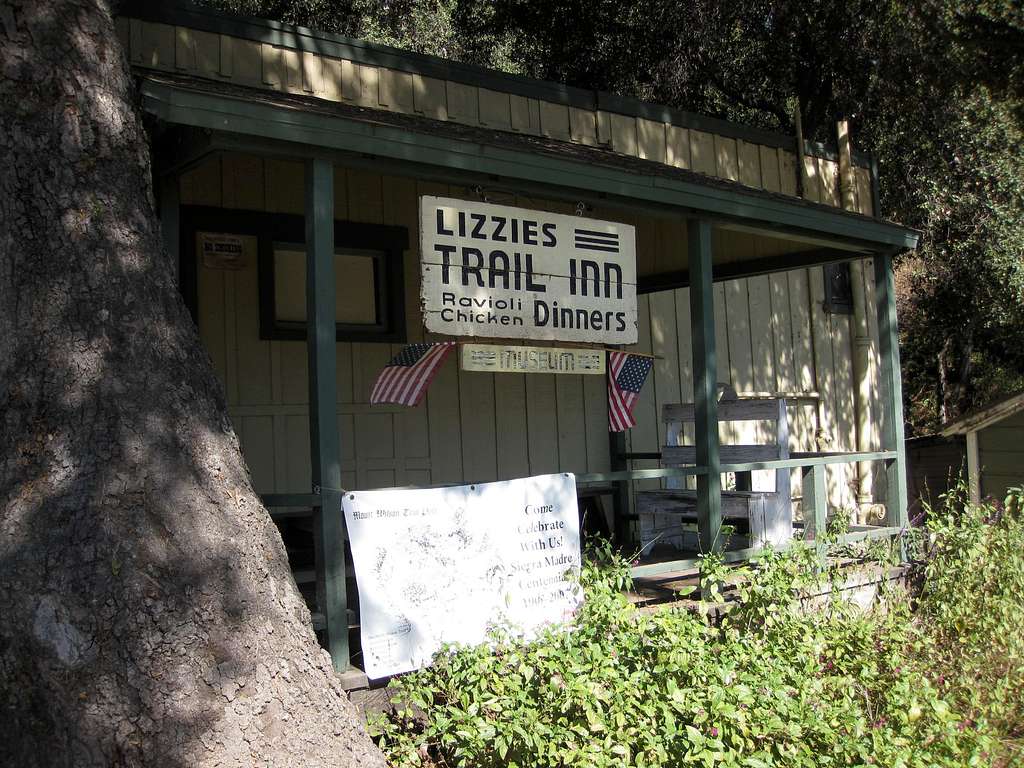Lizzies Trail Inn