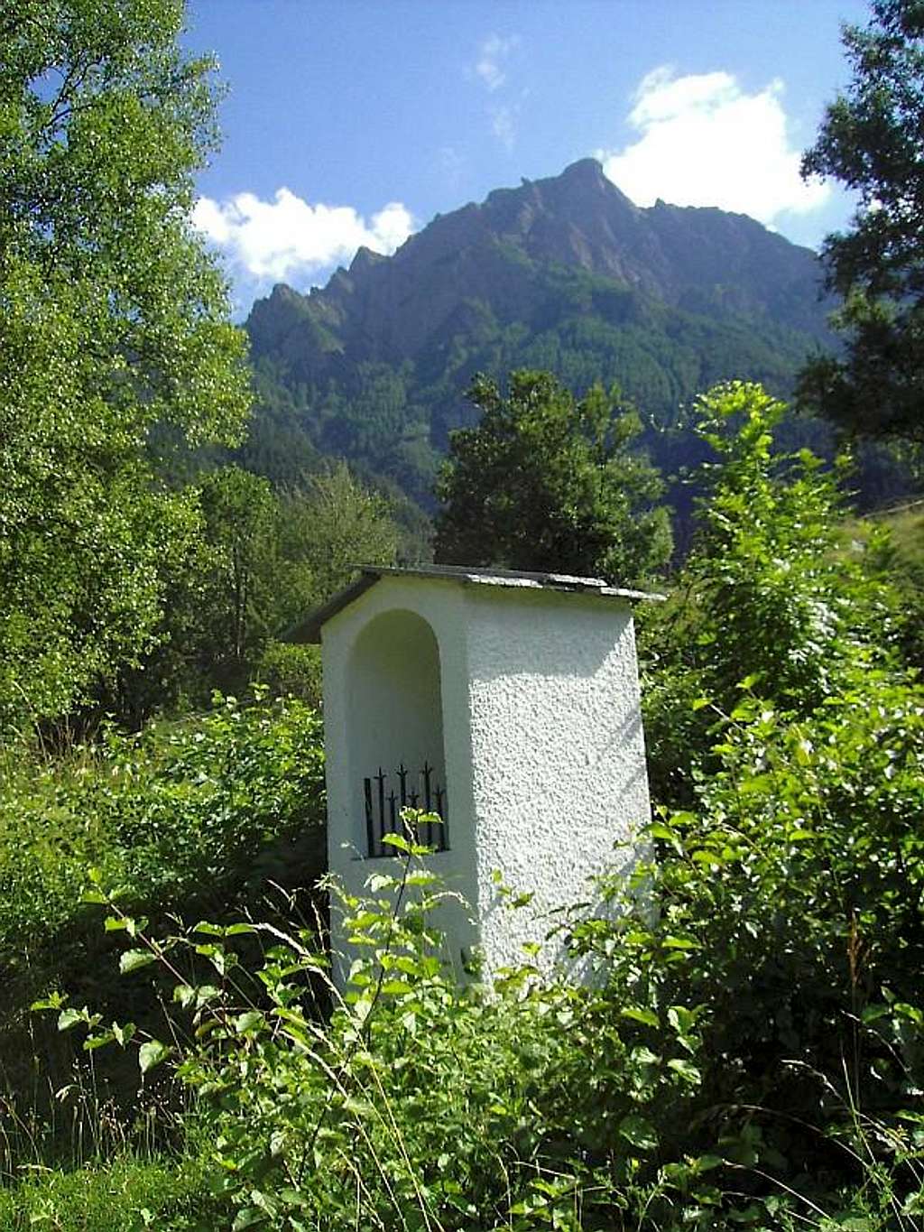 Little chapel on way to Glishorn