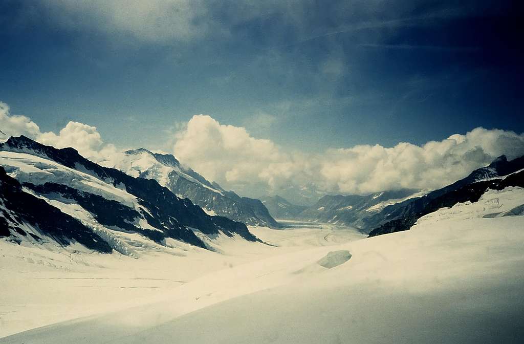 Eiger - Glacier on top of Jungfrau
