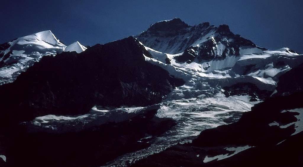Eiger - Glacier on top of Jungfrau
