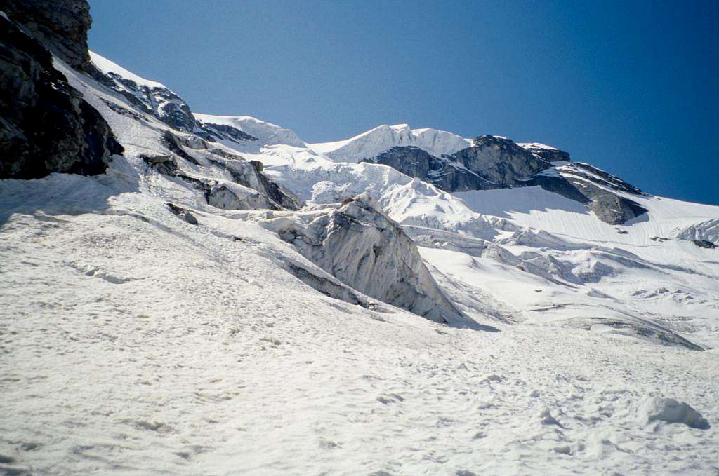 North flank, at right the Colle delle Locce