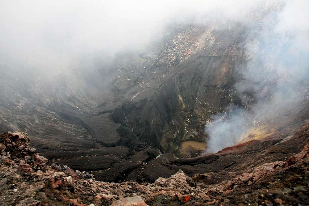 Niri Mbwelesu crater