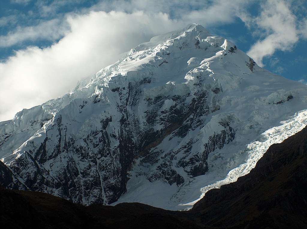 Nevado Pucaranra 6,156m.