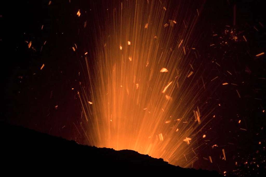 Yasur night eruption