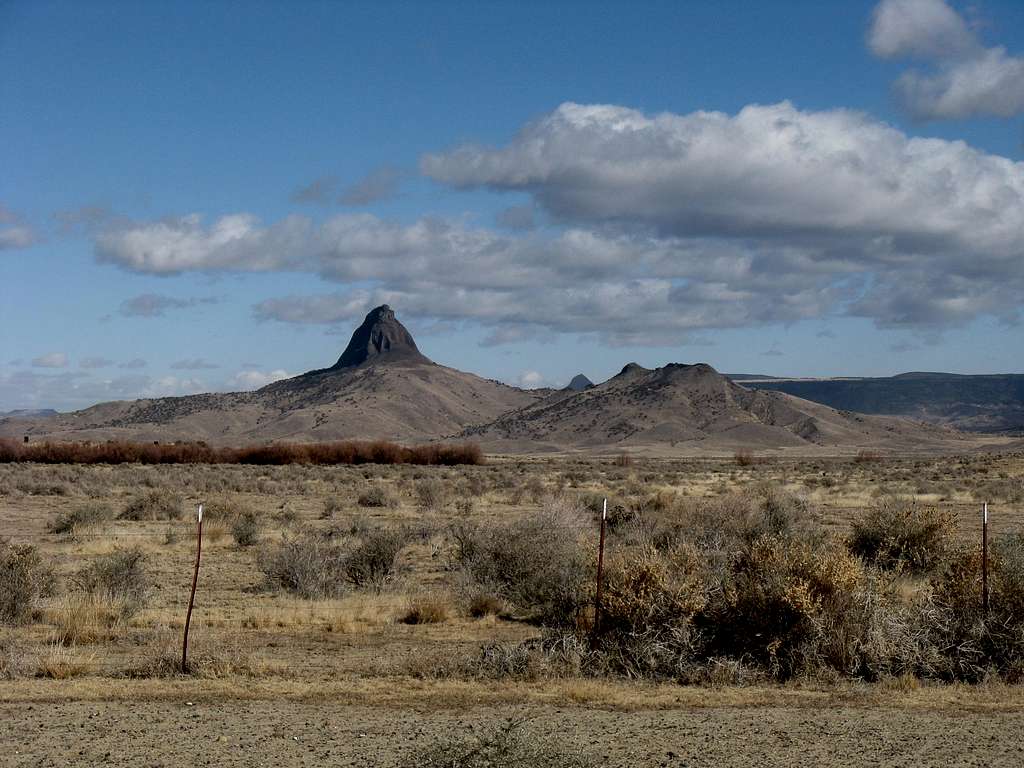 Cerro Alesna and Neighboring Hill