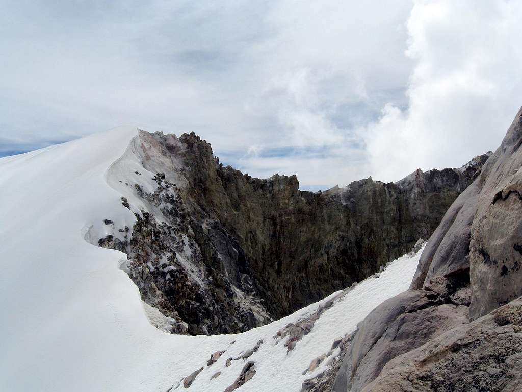 Pico de Orizaba  - traverse of crater rim