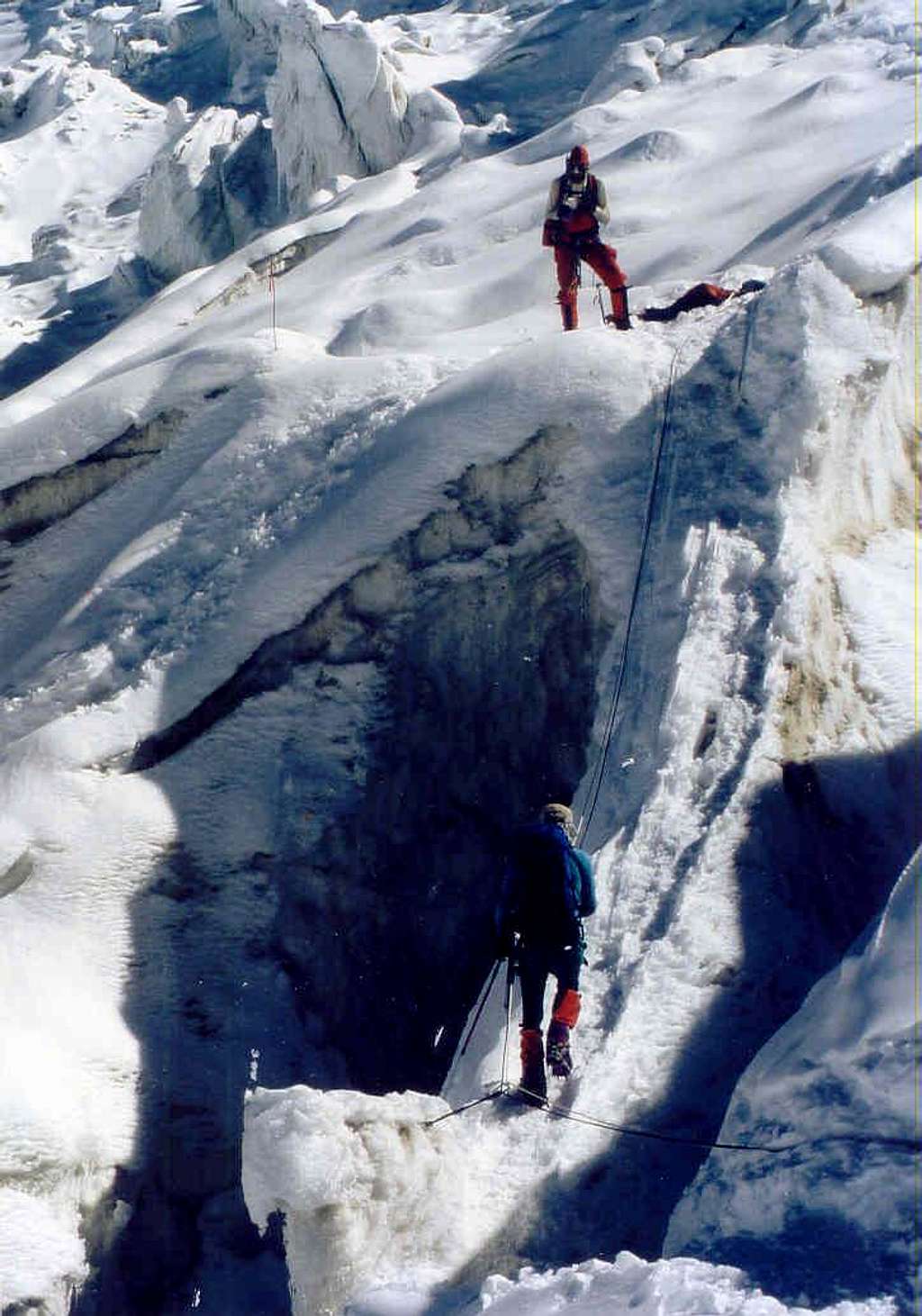 Fixing ropes in the Icefall below C1