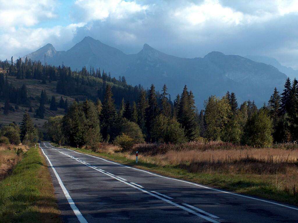 The White Tatras from the road between Jurgów and Podspady
