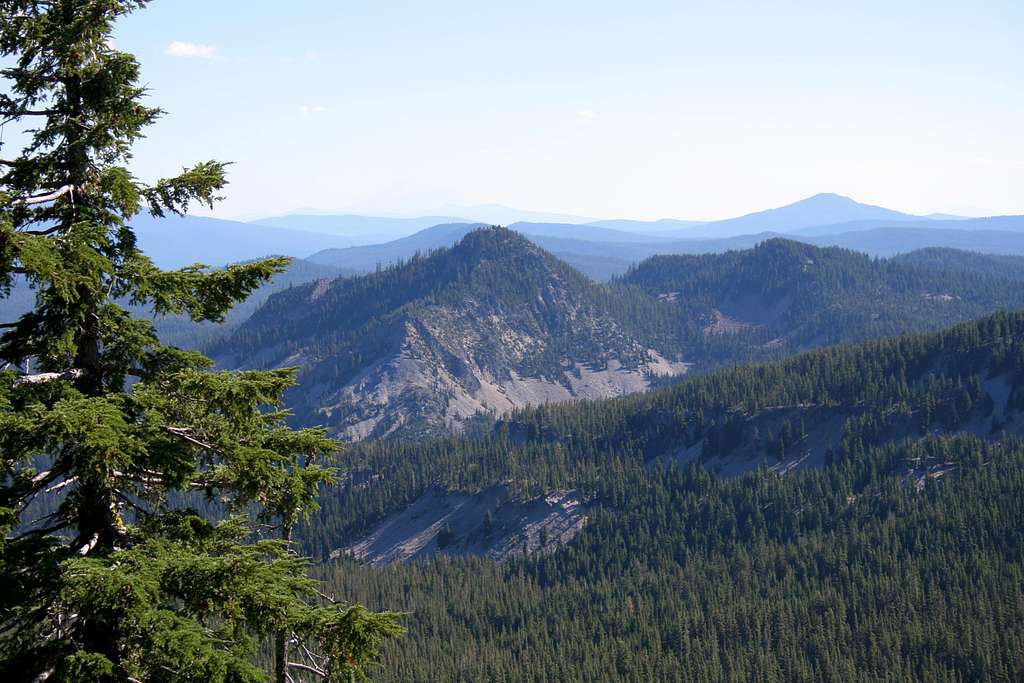 Sky Lakes Mountains