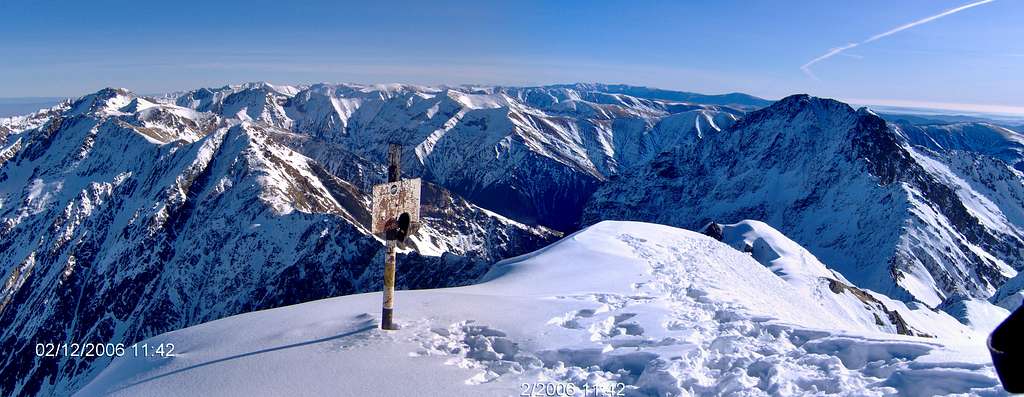 Summit view from Negoiu 2535m