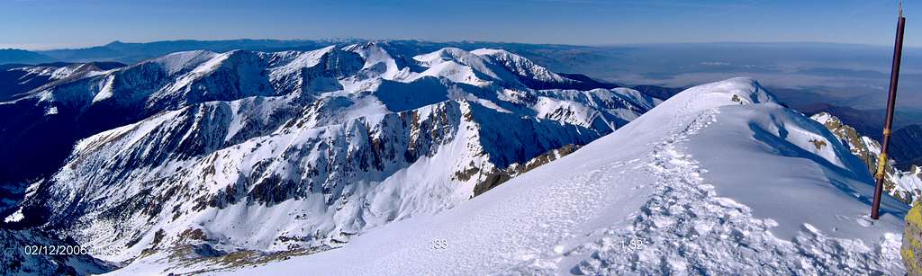 Summit view from Negoiu 2535m to the West