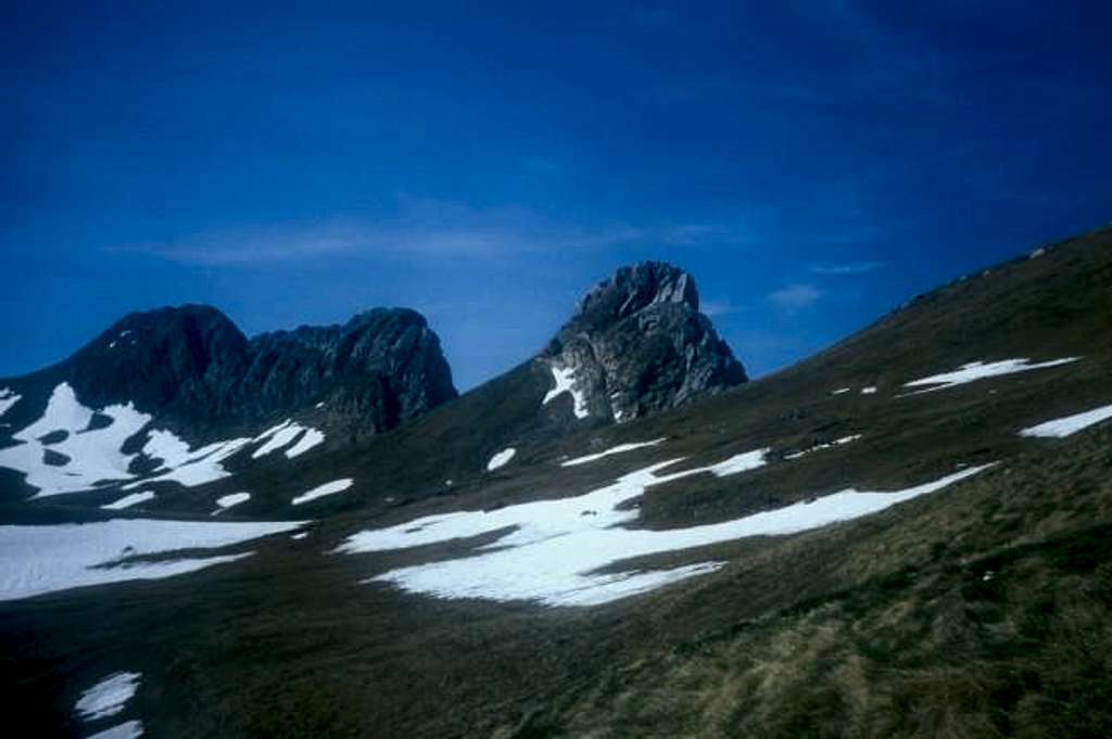 The lonely peak of Achar de...