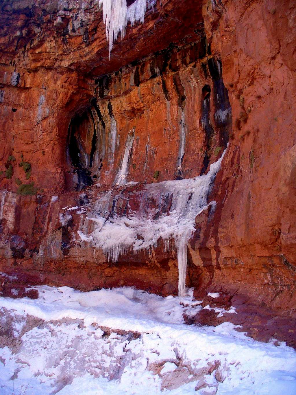 Redwall Icicles