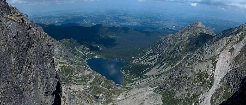 From Orla Perć, looking down lake Czarny Staw Gąsienicowy